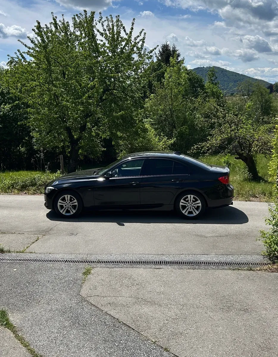 BMW 3 Series 2013 photo 2
