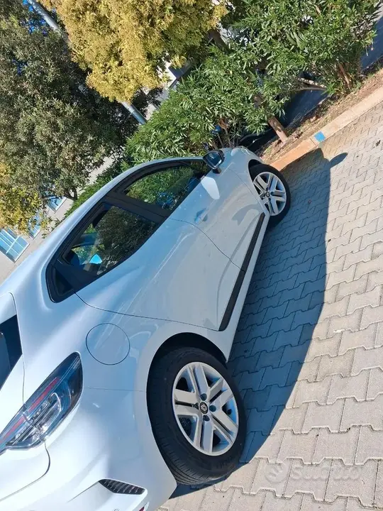 Renault Clio 2024 photo 2