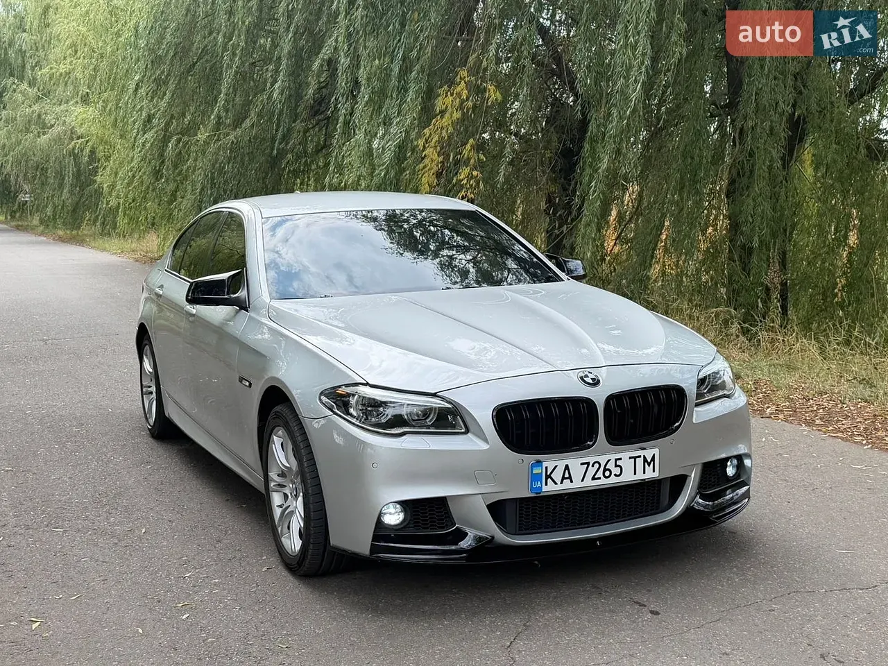 BMW 5 Series 2011 photo 3