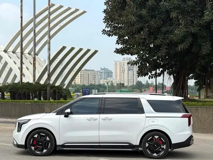 Kia Carnival 2025 photo 5
