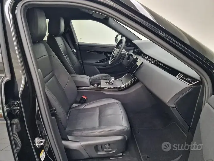Land Rover Evoque 2024 photo 3
