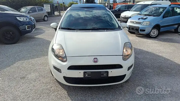 Fiat Punto 2012 photo 2