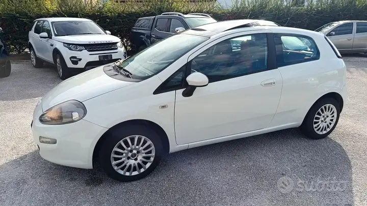 Fiat Punto 2012 photo 3