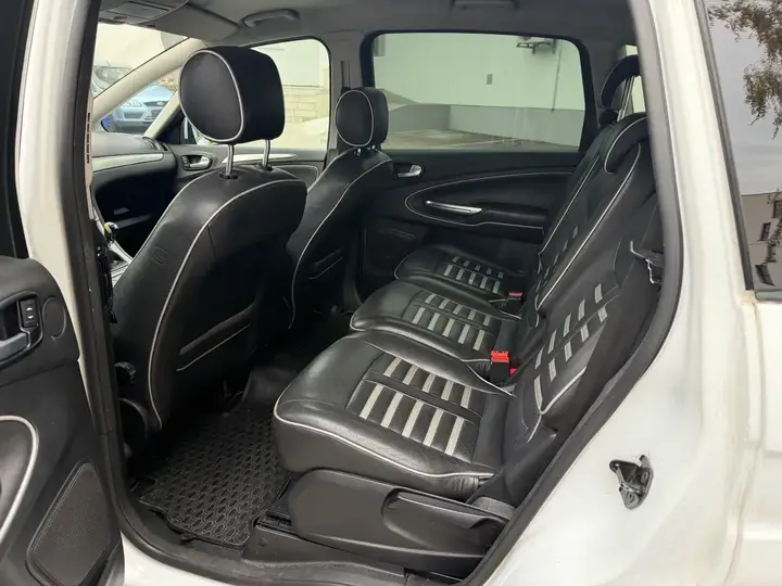Ford S-Max 2009 photo 3