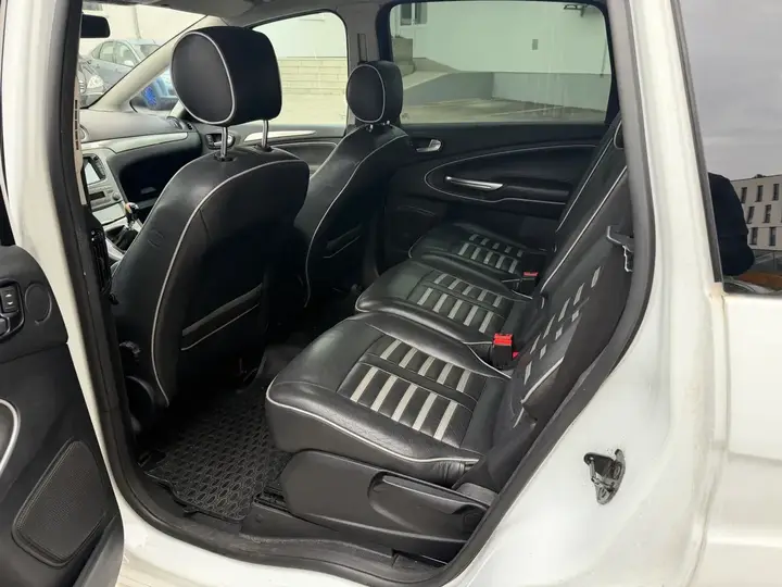 Ford S-Max 2009 photo 2
