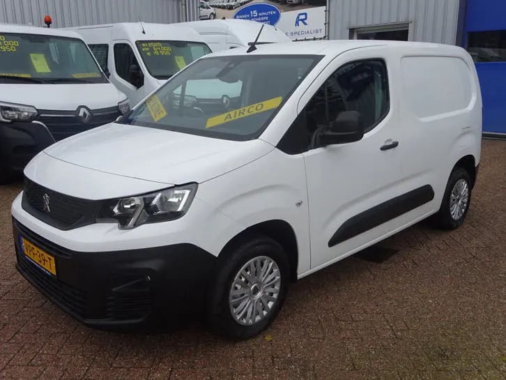 Peugeot Partner 2022 photo 2