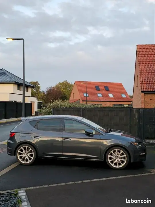 Seat Leon 2019 photo 2