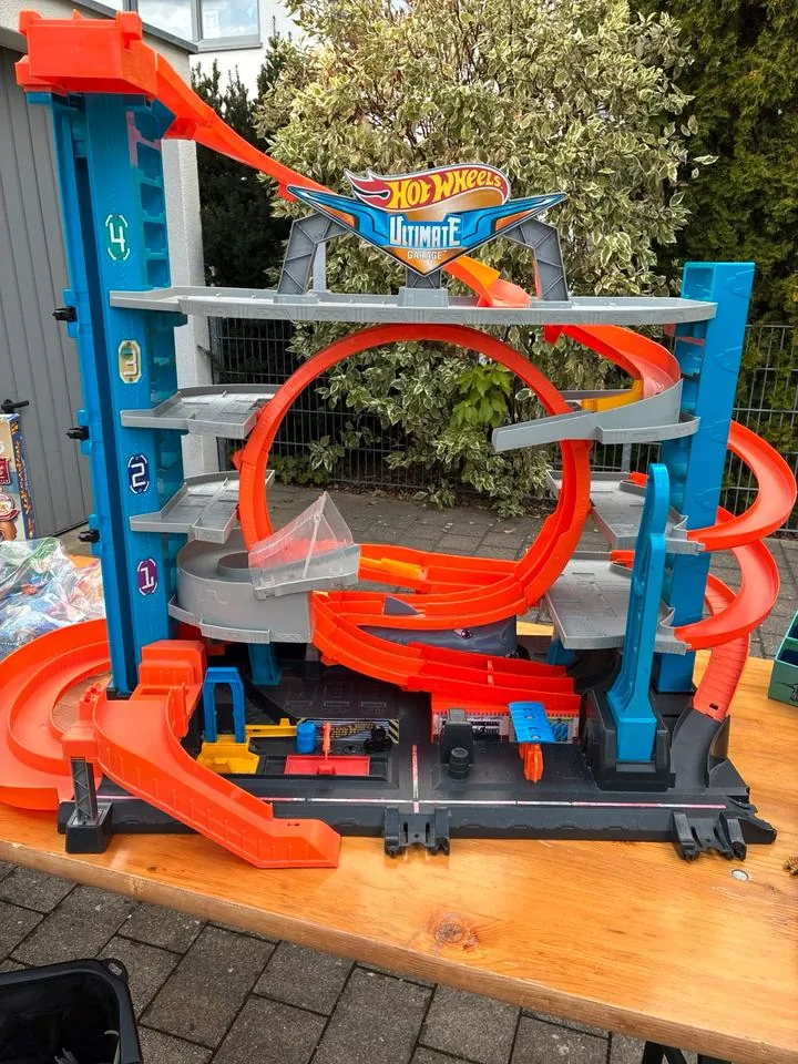 Hot Wheels Ultimate Garage