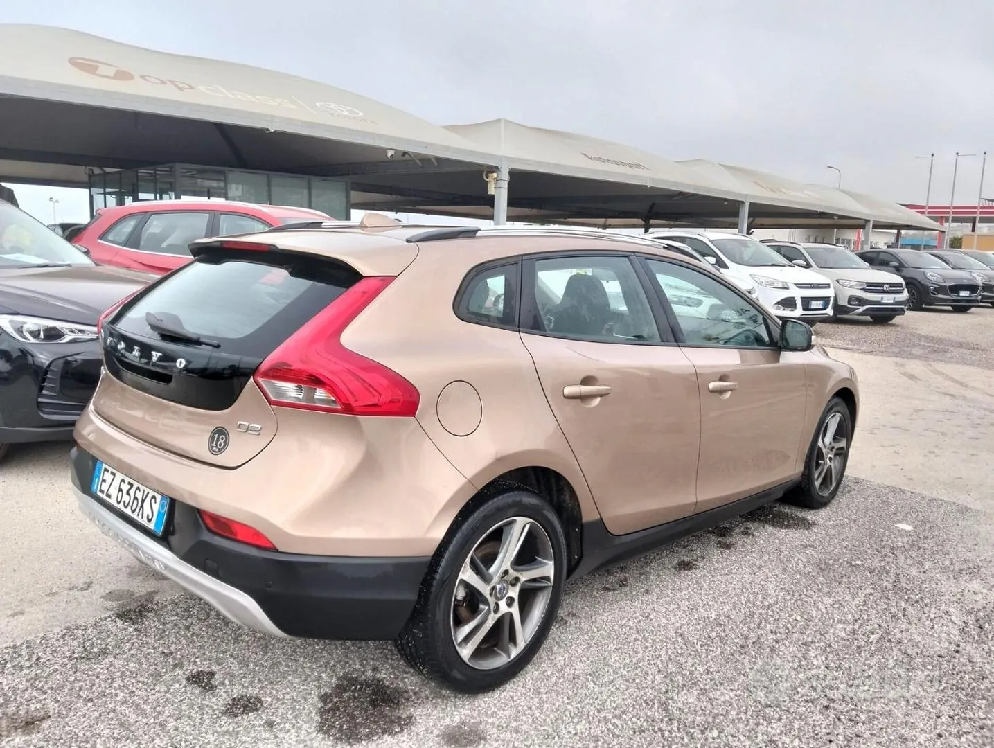 Volvo V40 2015 photo 2
