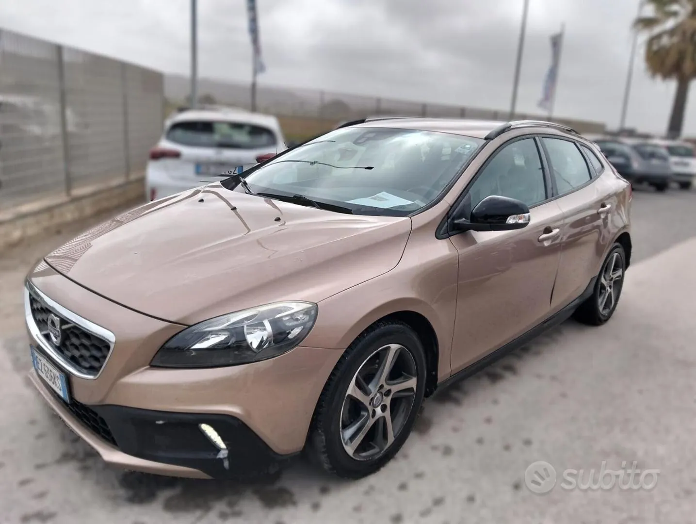 Volvo V40 2015 photo 3