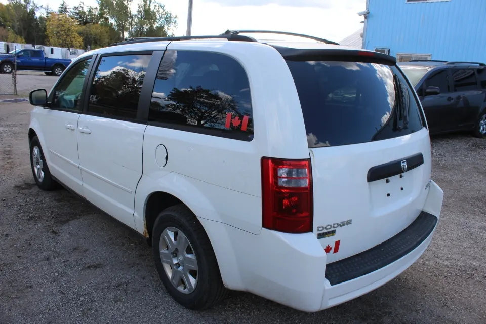 Dodge Grand Caravan 2010 photo 5