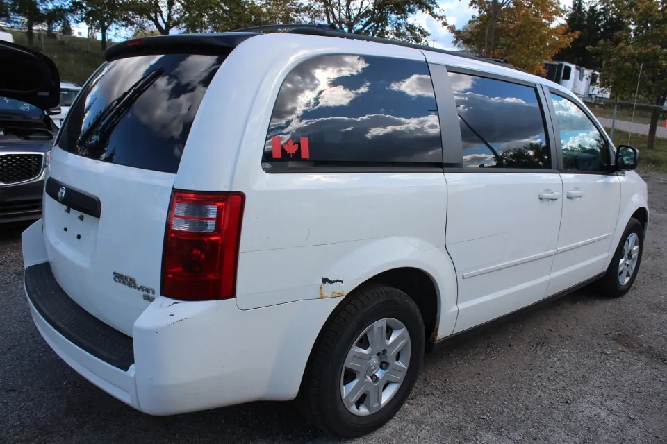 Dodge Grand Caravan 2010 photo 4