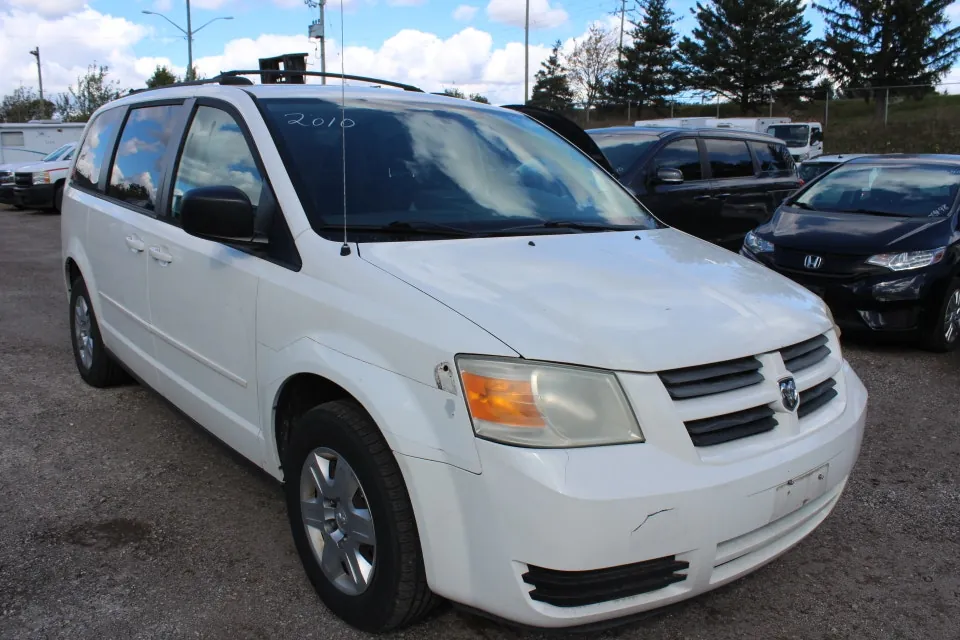 Dodge Grand Caravan 2010 photo 3