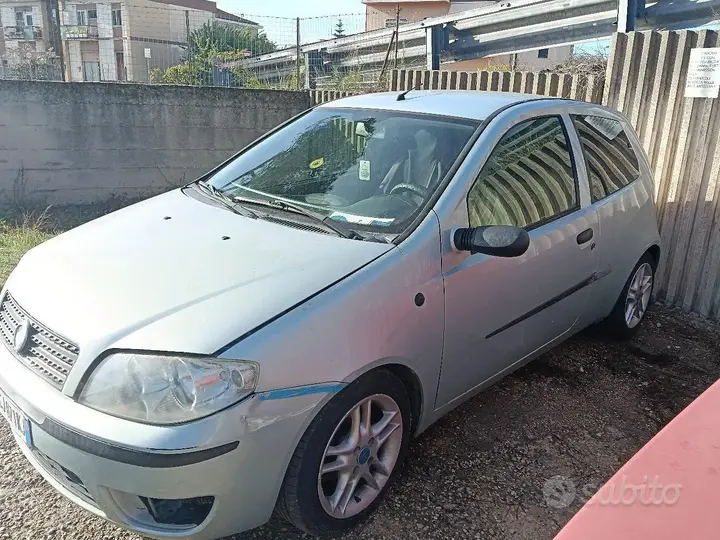 Fiat Punto 2003 photo 2