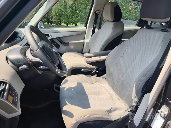 Citroen C4 Picasso 2010 photo 5