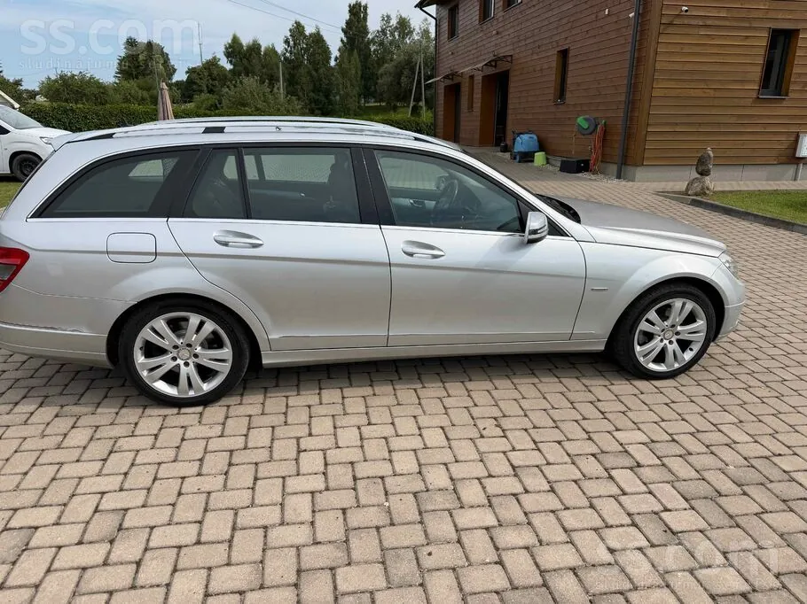 Mercedes-Benz C220 2008 photo 4