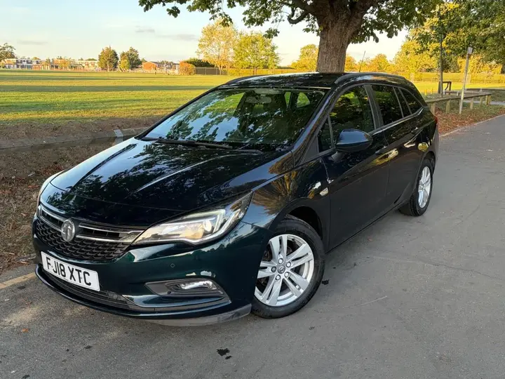 Vauxhall Astra 2018 photo 2