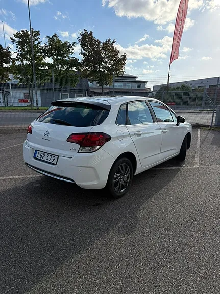Citroen C4 2016 photo 2
