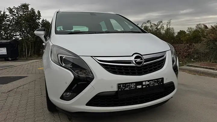 Opel Zafira Tourer 2012 photo 2