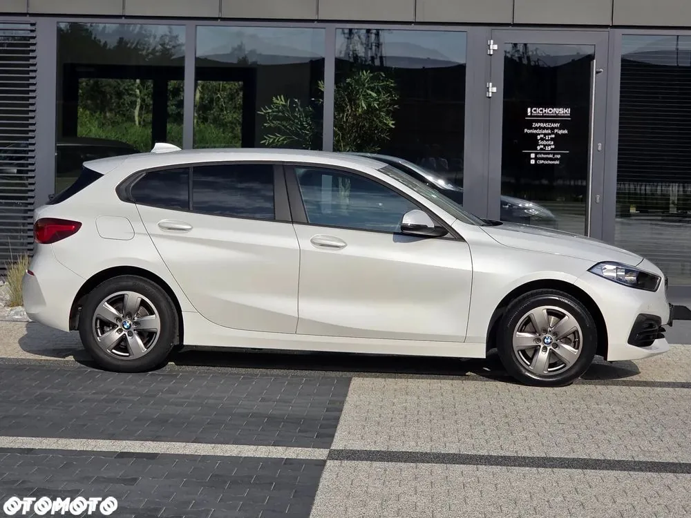 BMW Seria 1 2023 photo 5