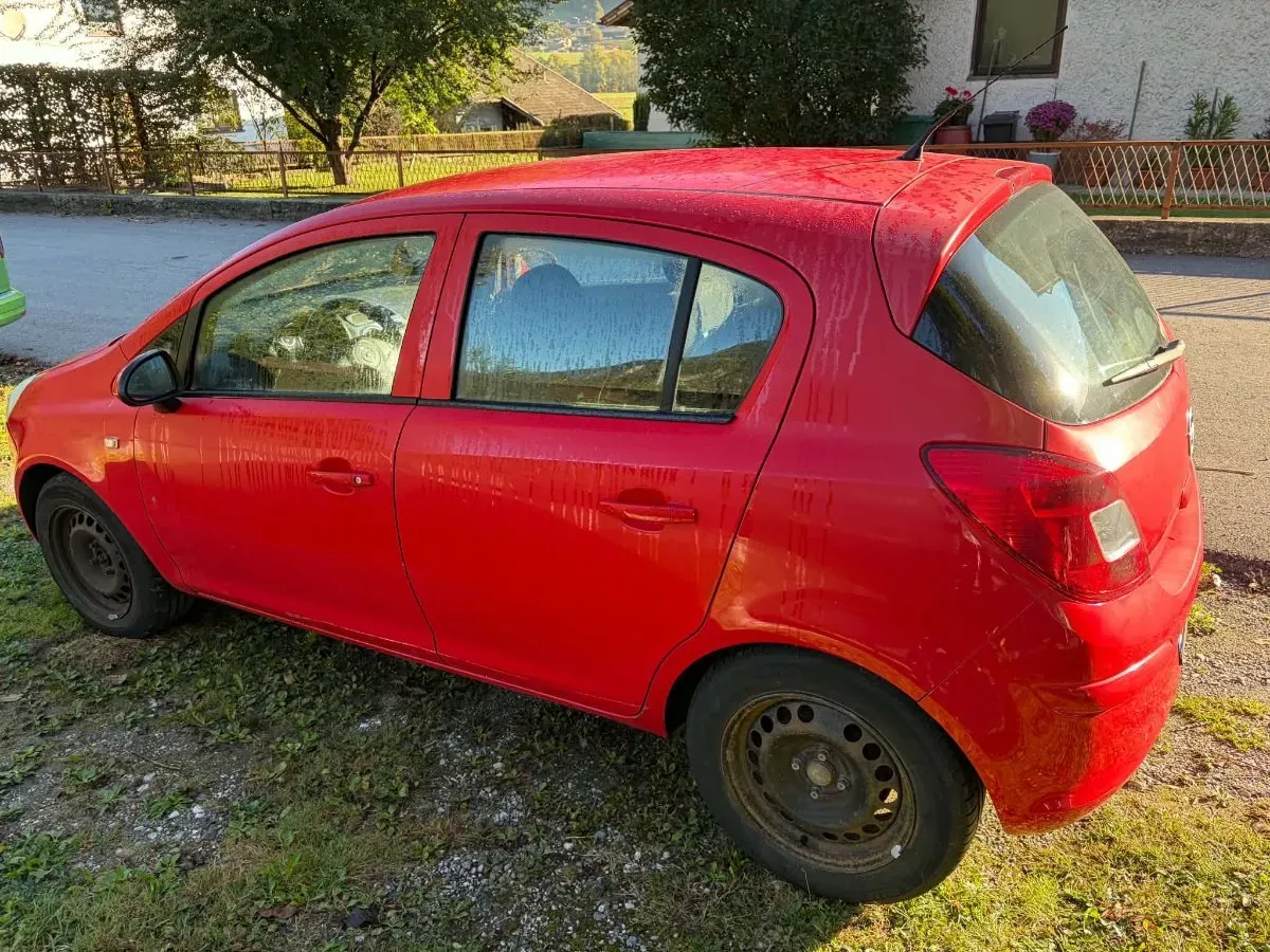 Opel Corsa 2010 photo 2