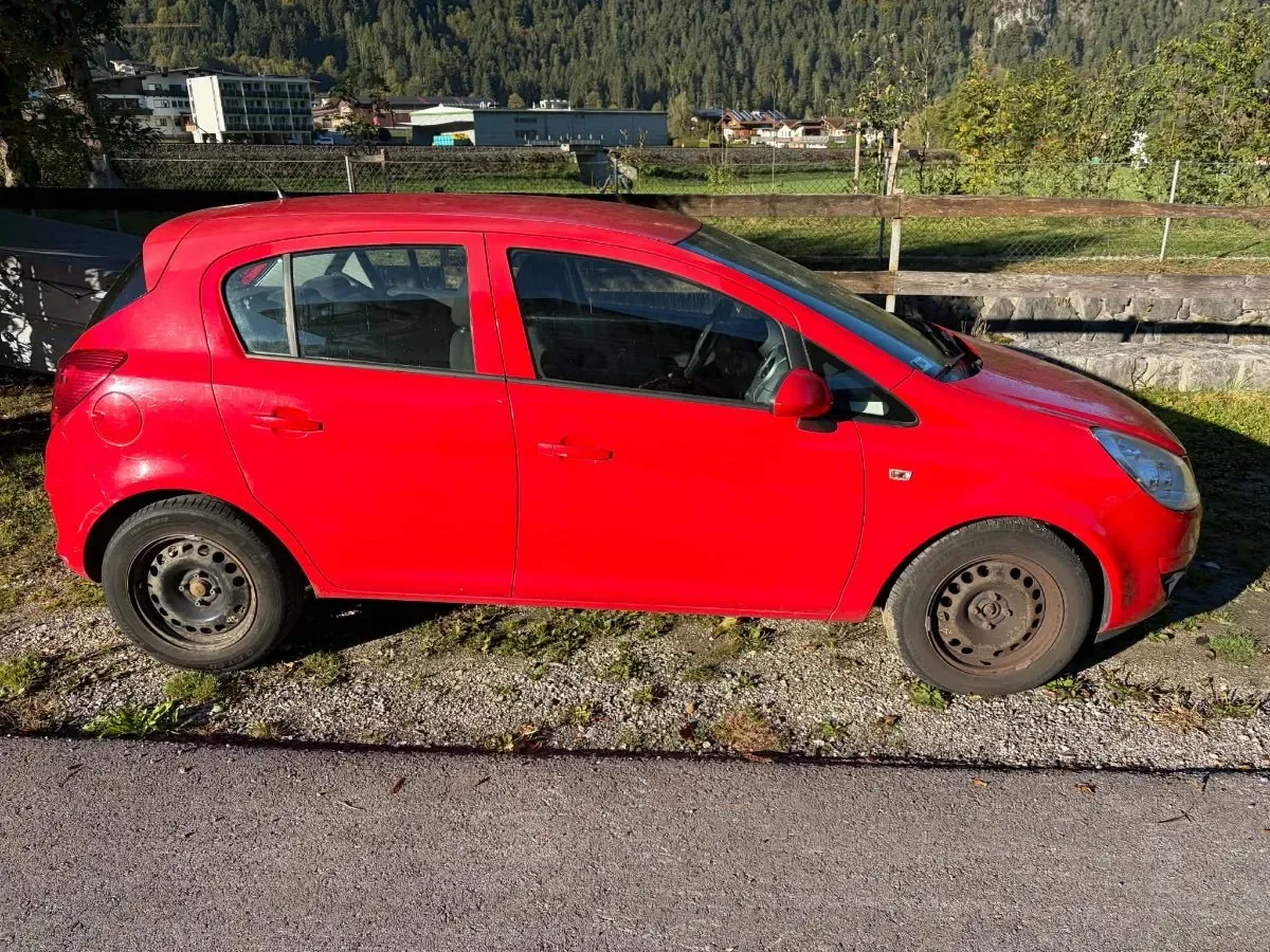 Opel Corsa 2010 photo 3