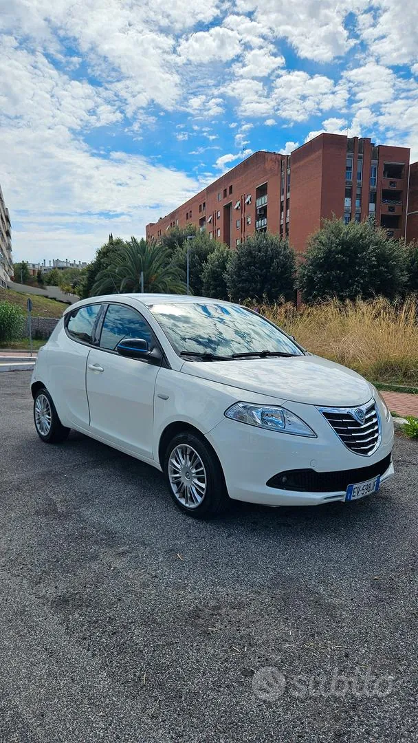 Lancia Ypsilon 2014 photo 3