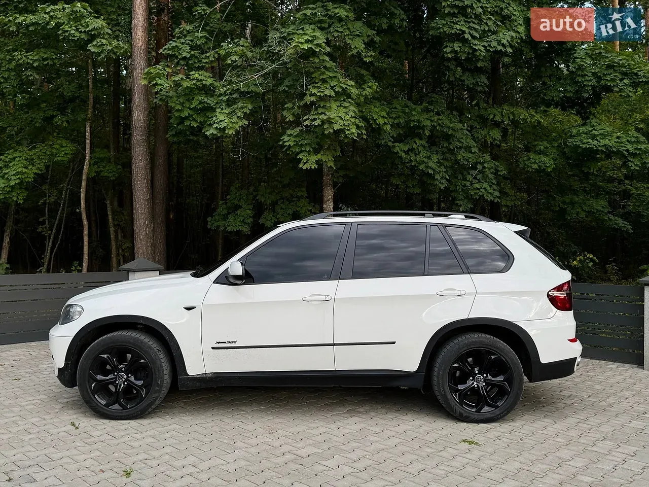 BMW X5 2010 photo 2