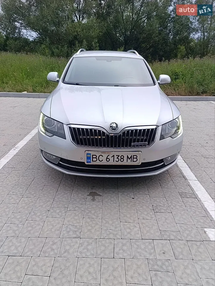 Skoda Superb 2013 photo 3