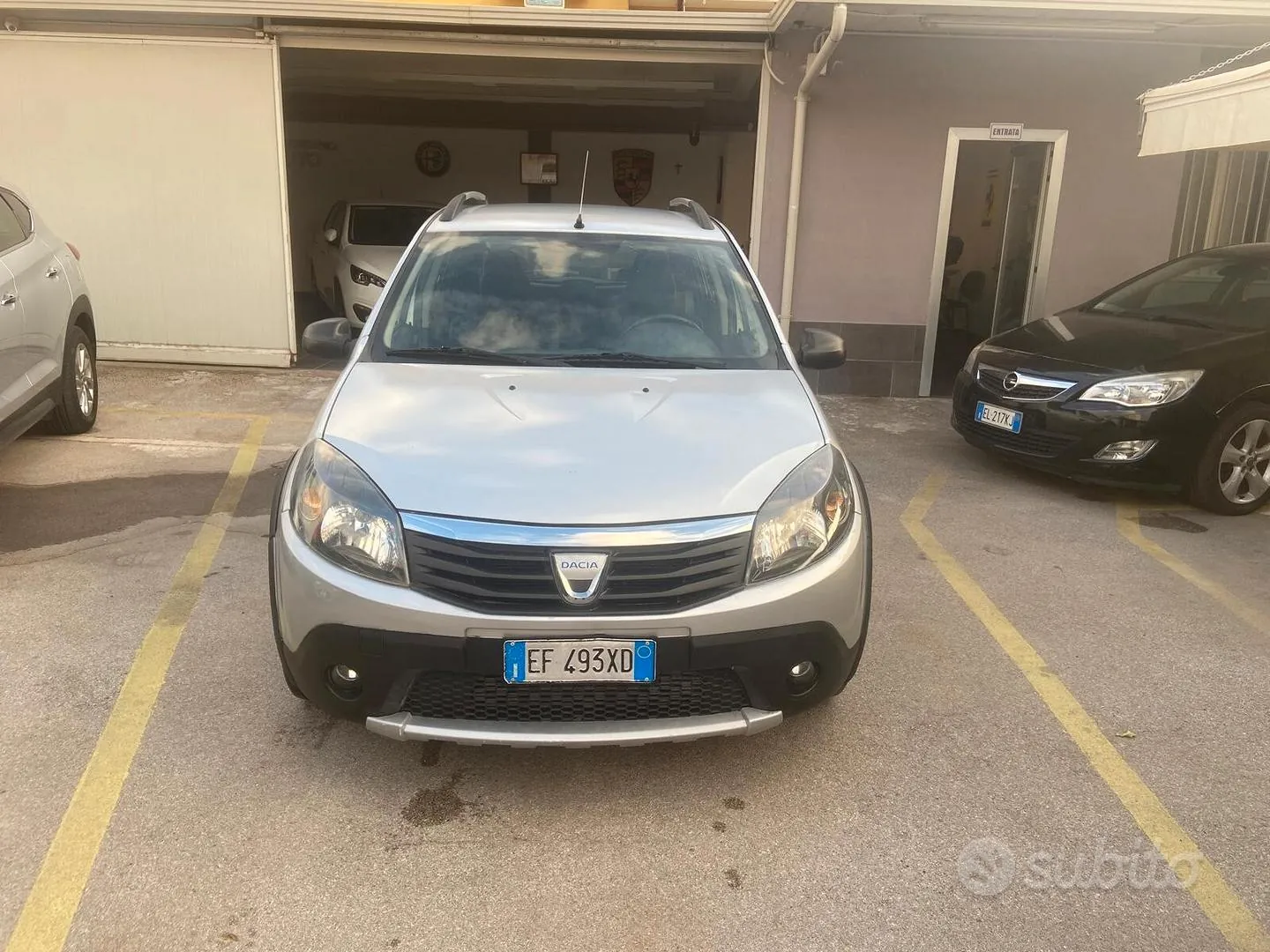 Dacia Sandero 2011 photo 2