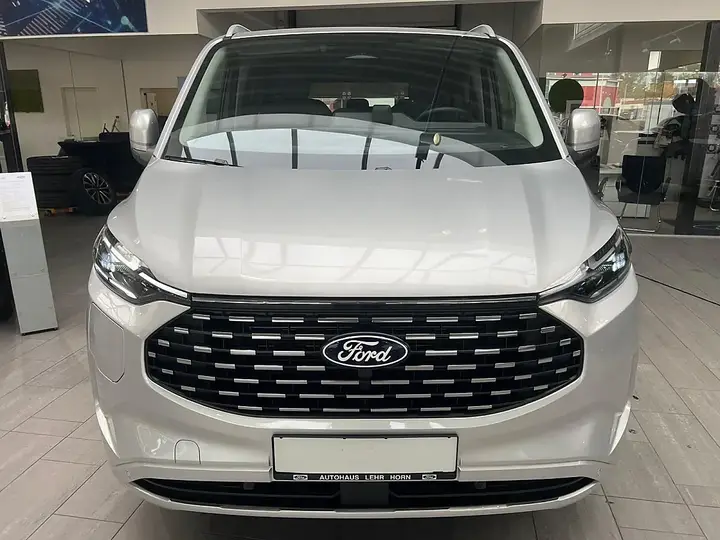 Ford Tourneo Custom 2026 photo 2