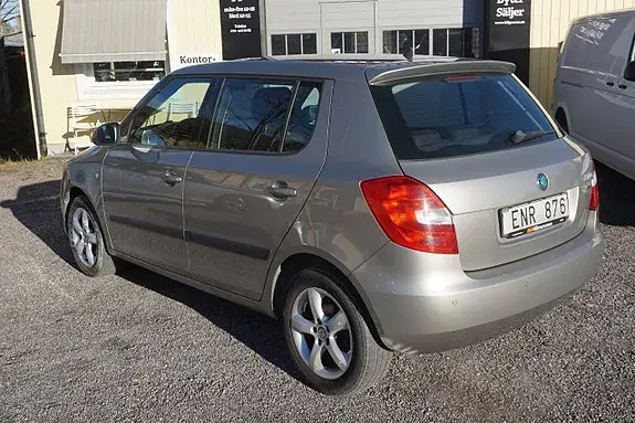 Skoda Fabia 2012 photo 2