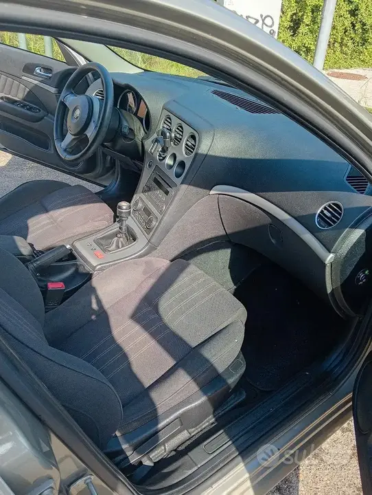 Alfa Romeo 159 2005 photo 4