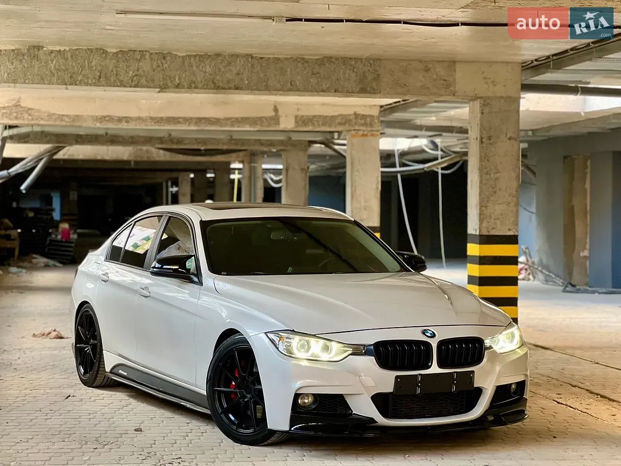 BMW 3 Series 2012 photo 3
