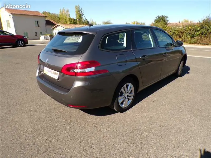 Peugeot 308 2020 photo 2