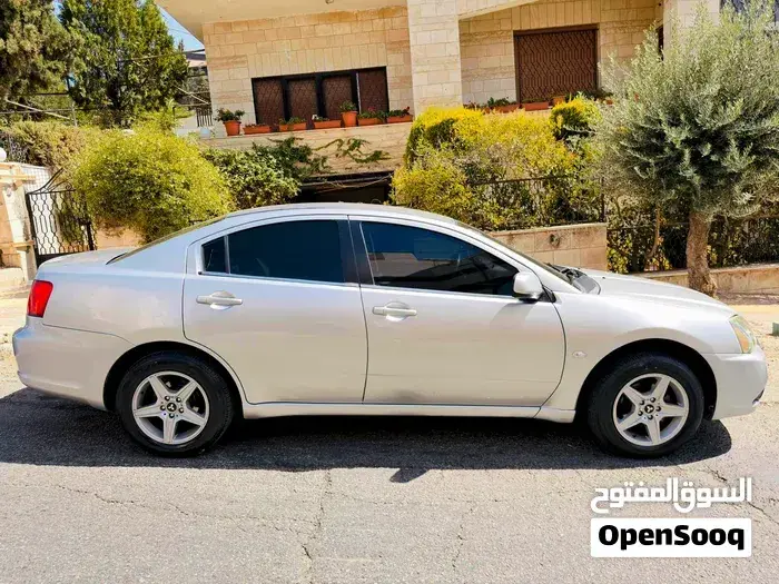 Mitsubishi Galant 2009 photo 3