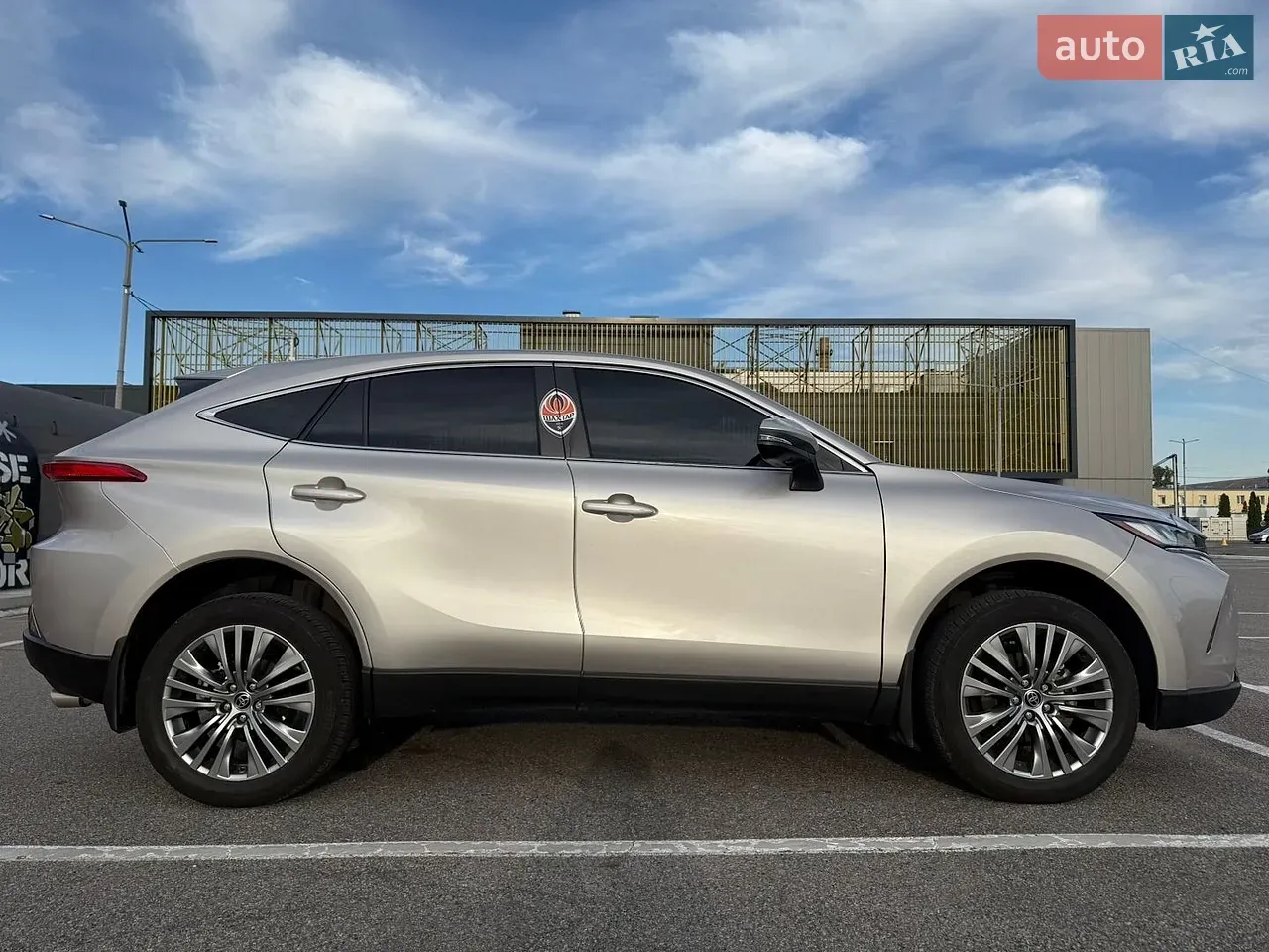 Toyota Venza 2024 photo 4
