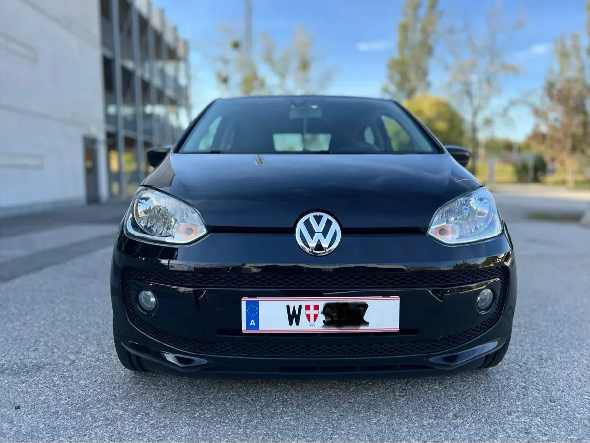 Volkswagen Up 2013 photo 2