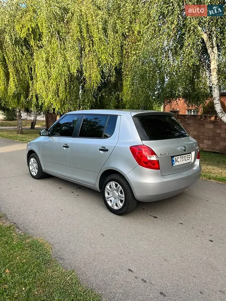 Skoda Fabia 2014 photo 2