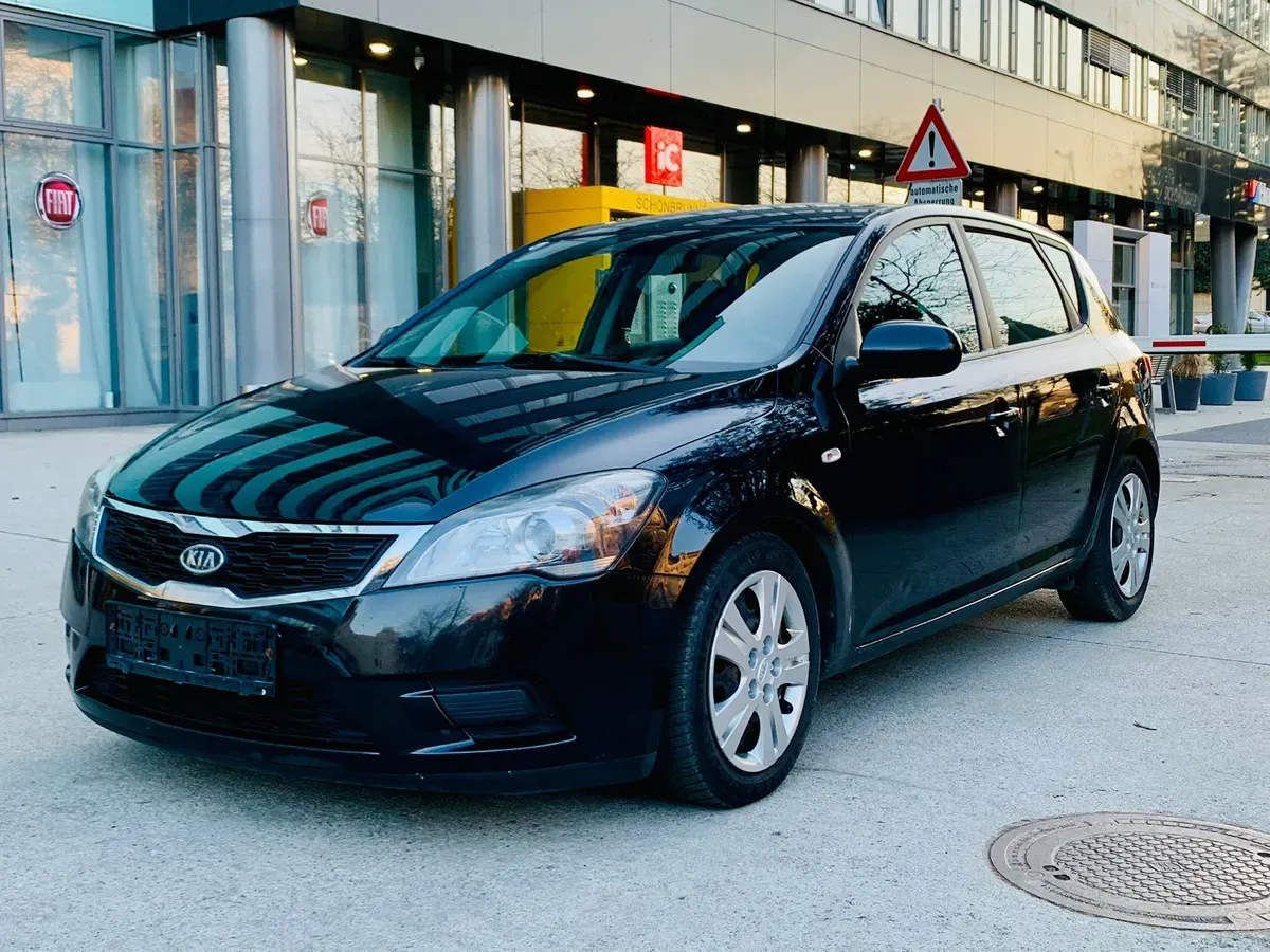 Kia Ceed 2012 photo 2