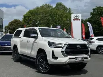 Toyota Hilux 2021 photo 2