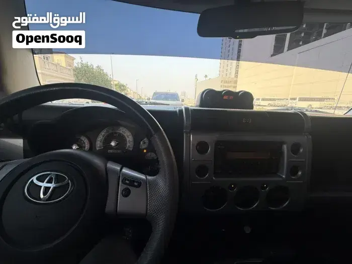 Toyota Fj 2011 photo 4