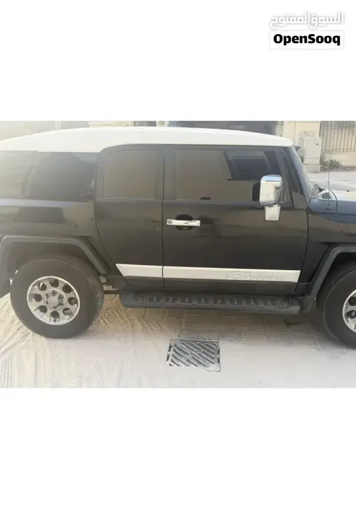 Toyota Fj 2011 photo 2