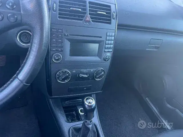 Mercedes-Benz A 160 Elegance 2011 photo 5
