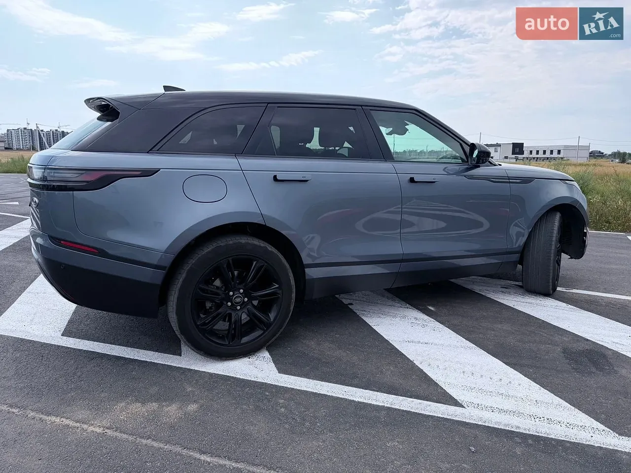 Land Rover Range Rover Velar 2022 photo 5