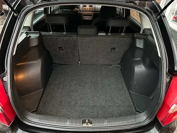 Skoda Fabia 2012 photo 4