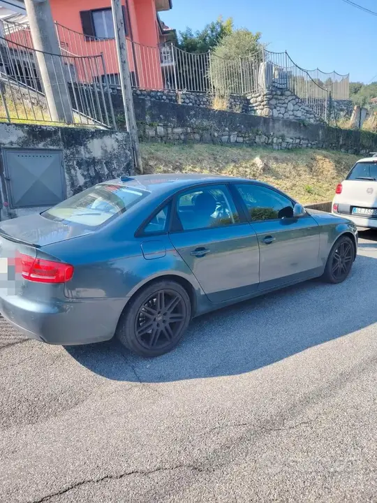 Audi A4 2009 photo 4