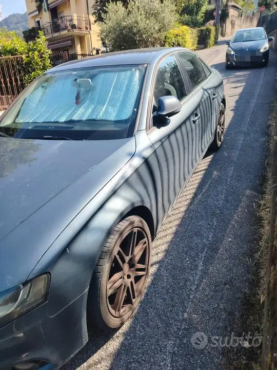 Audi A4 2009 photo 2