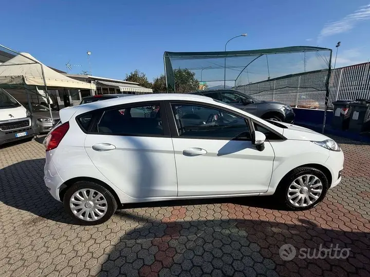 Ford Fiesta 2014 photo 4