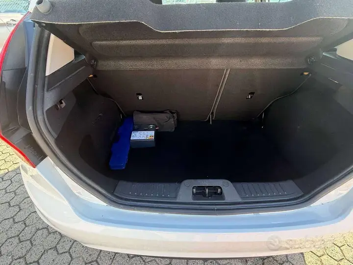 Ford Fiesta 2014 photo 5